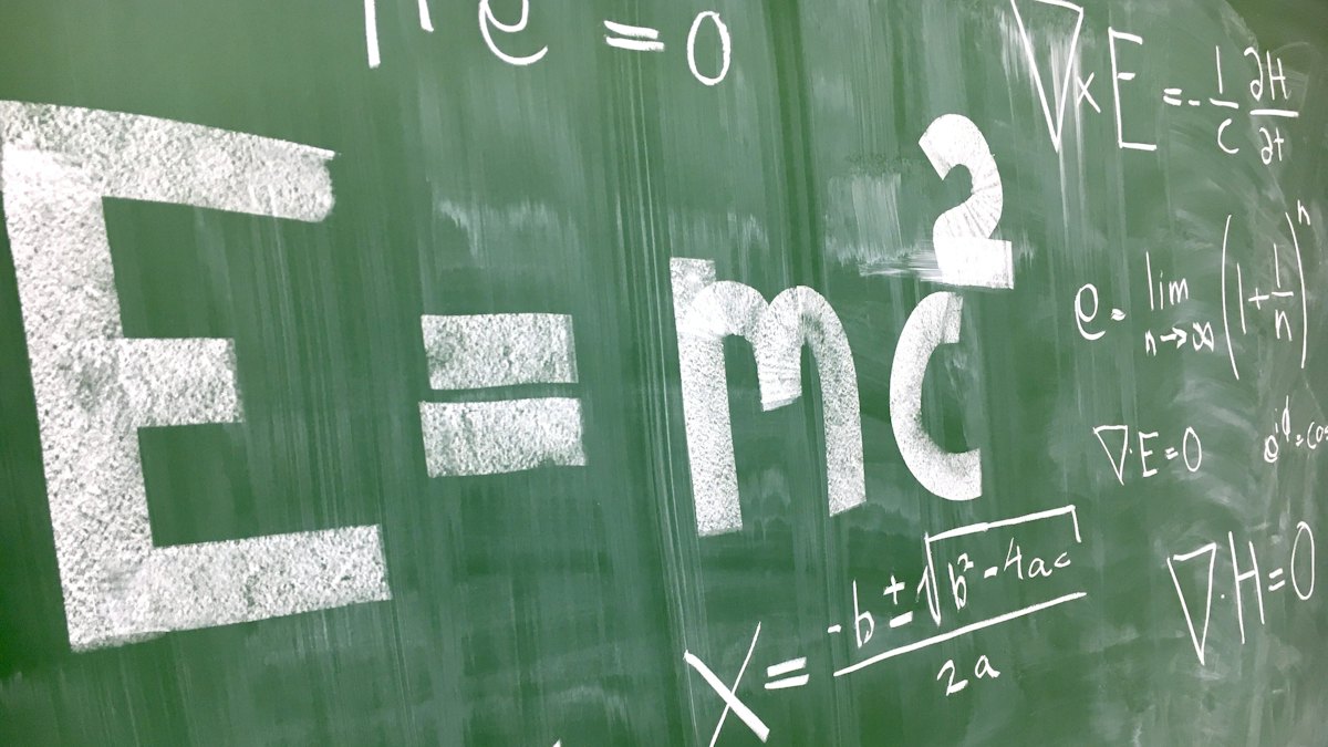 AP Physics 1: Algebra-Based dersi kapak görseli